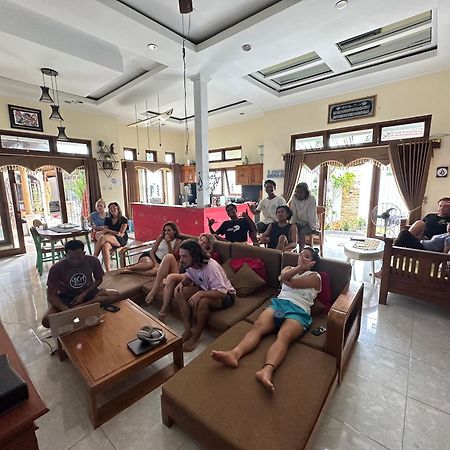 Готель Medewi Secret Surfcamp Палакан Екстер'єр фото