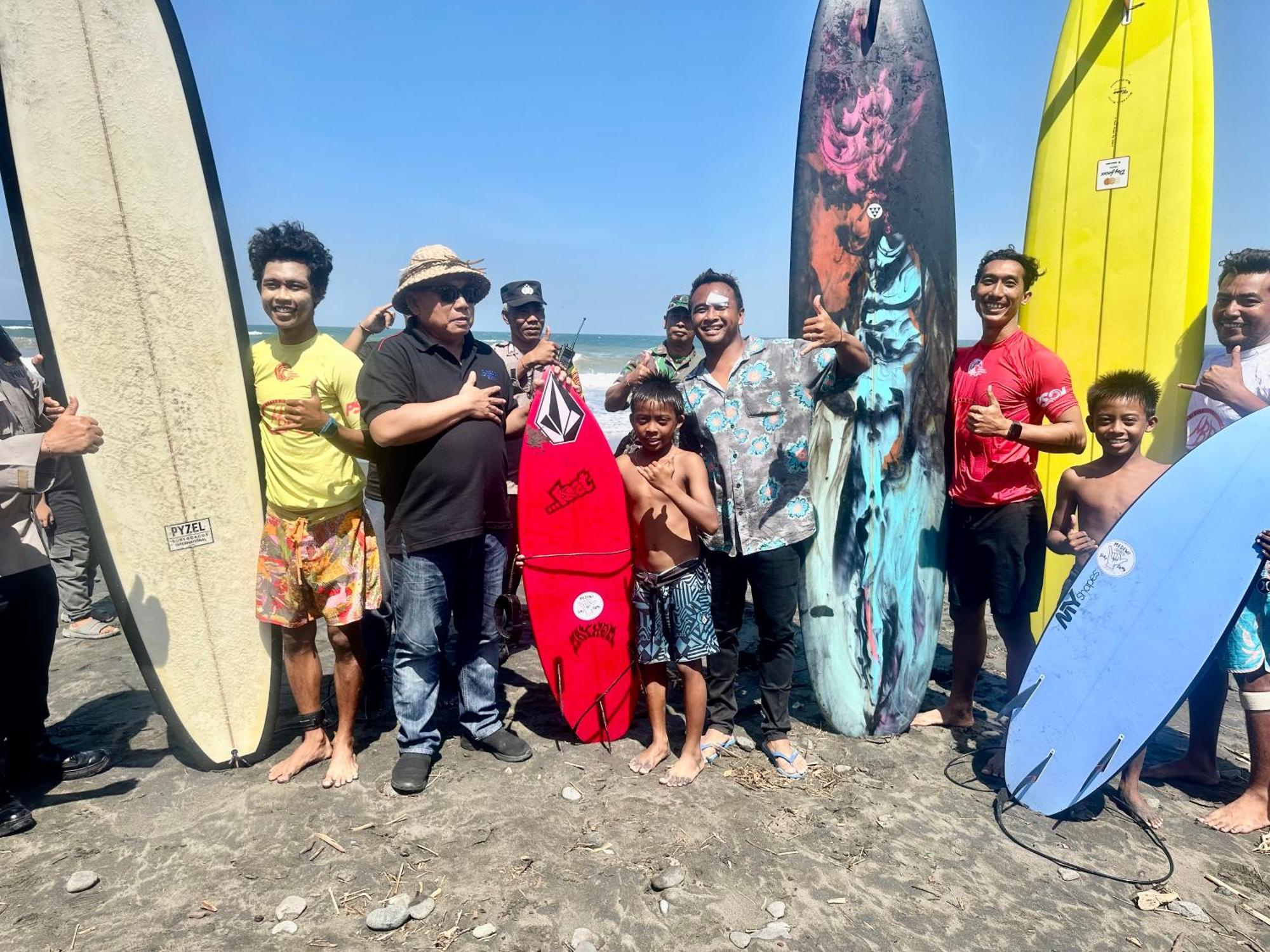 Готель Medewi Secret Surfcamp Палакан Екстер'єр фото